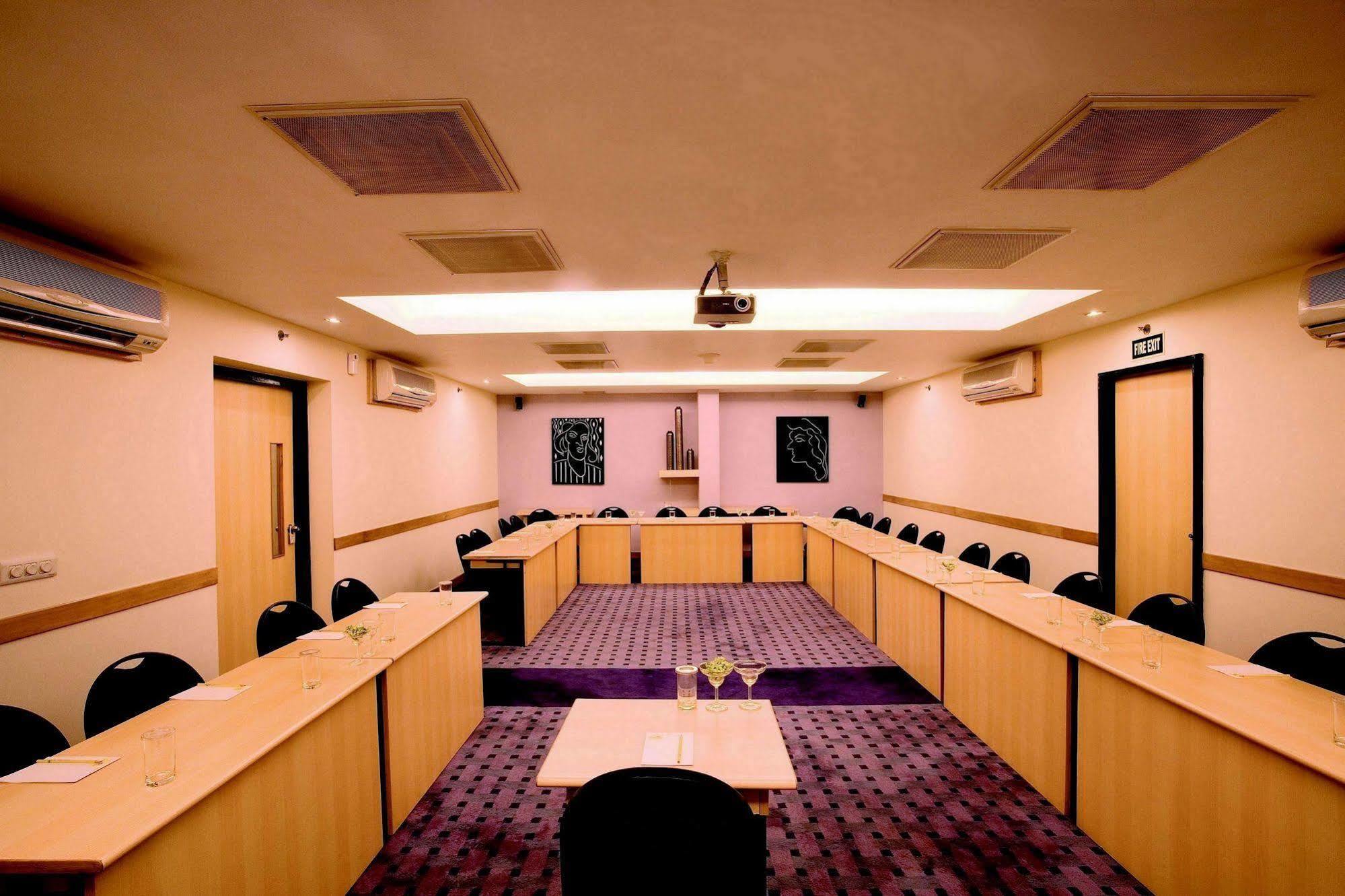 Lemon Tree Hotel, Udyog Vihar, Gurugram Gurgaon Luaran gambar