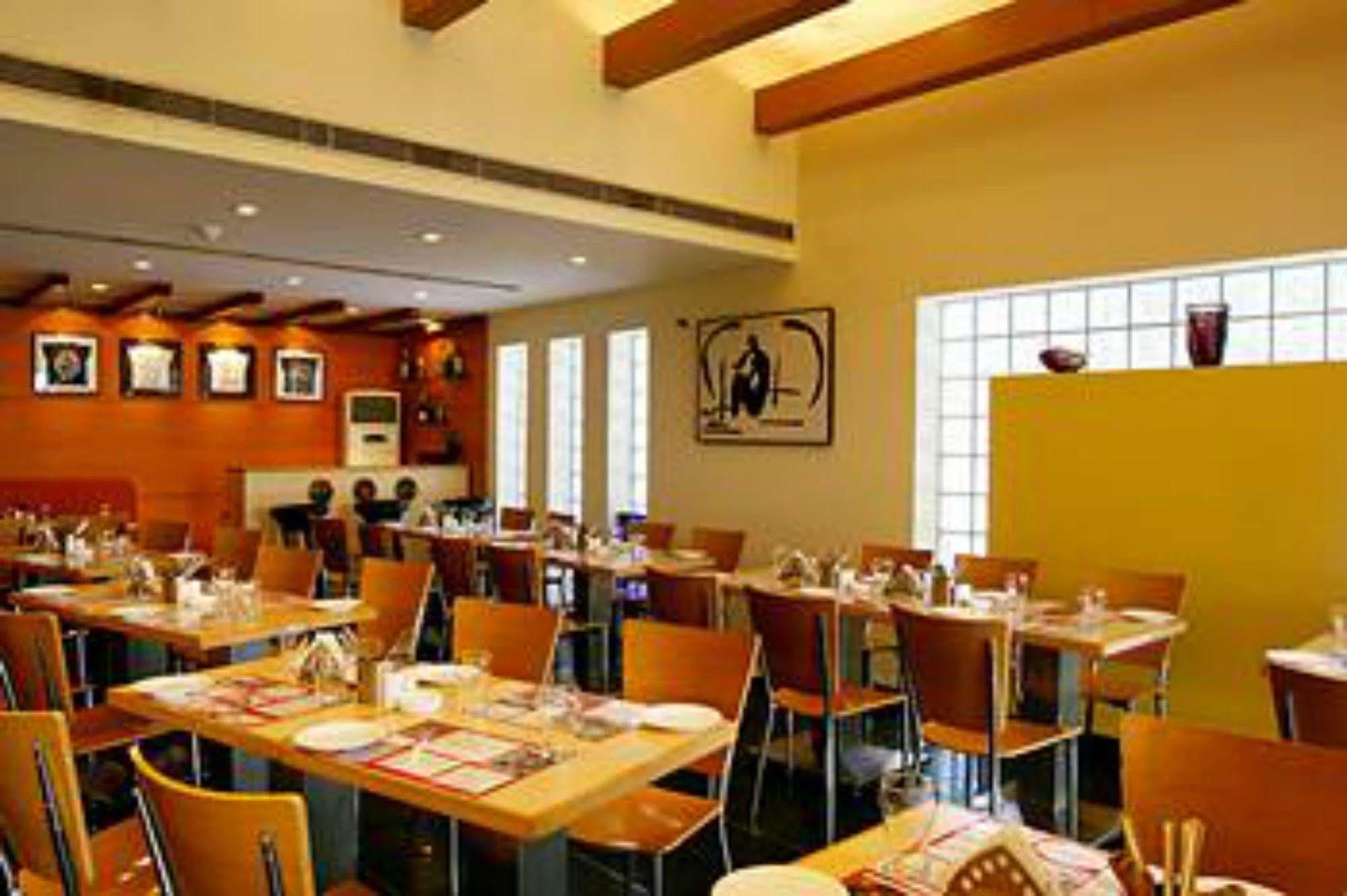 Lemon Tree Hotel, Udyog Vihar, Gurugram Gurgaon Luaran gambar